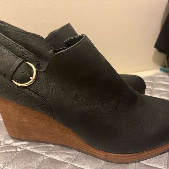 Dr. Scholl’s Wedge Bootie - Picture 7 of 7